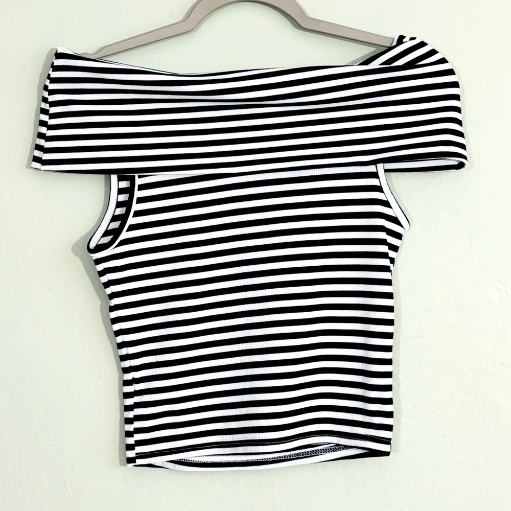 *Dazy French stripes off-shoulder crop top M NWOT